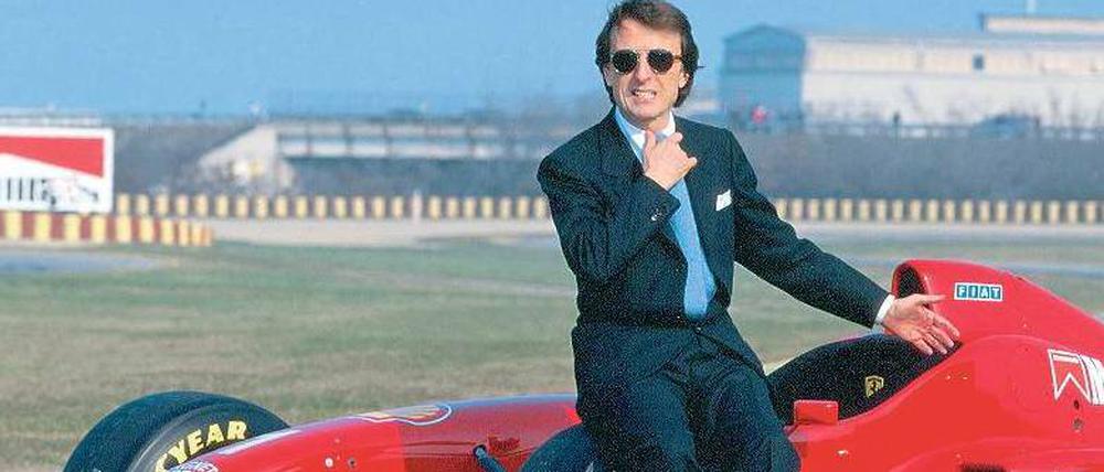 Bella figura. Luca di Montezemolo sonnt sich 1996 auf einem hauseigenen Boliden. 