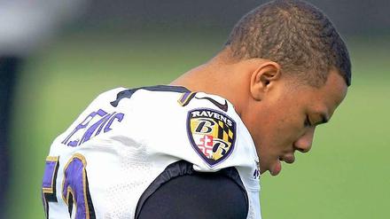 Ray Rice fiel nicht das erste Mal durch häusliche Gewalt auf. Nun wurde er entlassen.