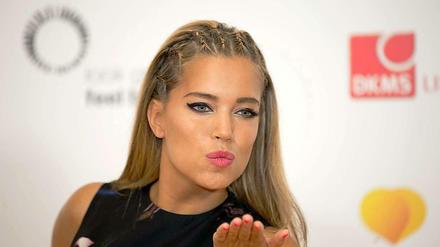 Küsschen hier, Küsschen da. Silvie Meis (ehemals van der Vaart) hat viel bewirkt, als sie ihren Krebs öffentlich machte.