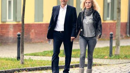 Seine Wahl. Am Sonntag ging Matthias Platzeck mit seiner Frau zur Stimmabgabe. Ab heute ist er kein Abgeordneter mehr. 