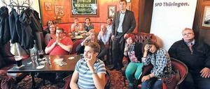Bereits die ersten Hochrechnungen lösten eine kollektive Depression auf der SPD-Wahlparty in Erfurt aus.