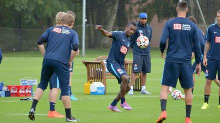 Neuzugang: Salomon Kalou (m.) steht vor seinem Debüt für Hertha BSC.