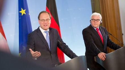 Ungarns früherer Außenminister: Tibor Navracsics (l.). 