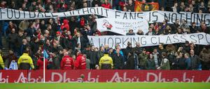 Zurück in den Vordergrund. Englands Fans erheben zögerlich ihre Stimme. 