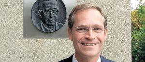 Michael Müller, 49, verließ die Gustav-Heinemann-Schule 1982 nach der Mittleren Reife und absolvierte eine kaufmännische Lehre, um die väterliche Druckerei zu leiten. 