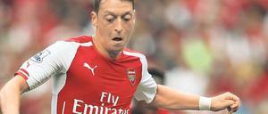 Gesucht: der elfte Mann. Mit Özil spiele Arsenal zu zehnt, giften die Kritiker.