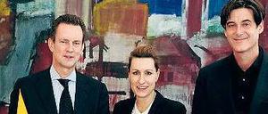 Geholfen. Zu den Spendern gehörte die Berliner Bank, deren Chefin Stefanie Salata einen Scheck an Tagesspiegel-Geschäftsführer Florian Kranefuß (l.) und Chefredakteur Lorenz Maroldt übergab.