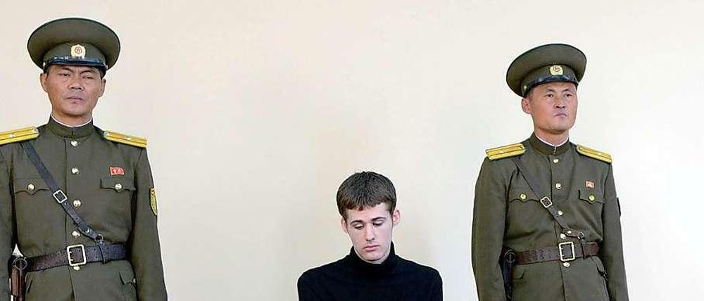 Der Angeklagte Mathew Miller bei seiner Verurteilung in einem nordkoreanischen Gerichtssaal.