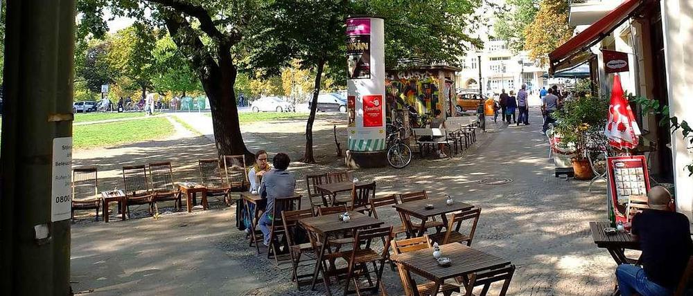 In der Grimmstraße tobt noch nicht das Partyleben, aber der Bezirk beugt lieber mit einem Kneipen-Stopp vor.