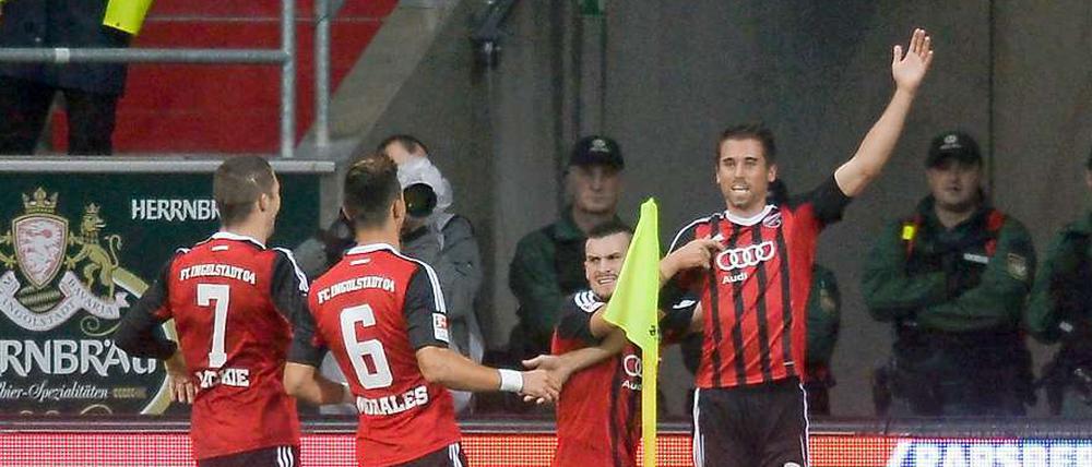 Jubel in Ingolstadt: Nach dem 4:1-Sieg führt der Klub die Tabelle der Zweiten Liga an.