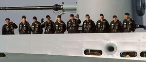 Unterwegs in Richtung Libanon, zur Beteiligung an der UN-Mission Unifil: die Korvette "Braunschweig". Auch diesen Bundeswehreinsatz lehnte die Linke geschlossen ab.