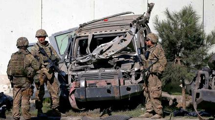 Ein Attentäter hat sich in einem Auto in die Luft gesprengt - und drei weitere Menschen mit in den Tod gerissen.
