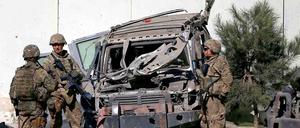Ein Attentäter hat sich in einem Auto in die Luft gesprengt - und drei weitere Menschen mit in den Tod gerissen.