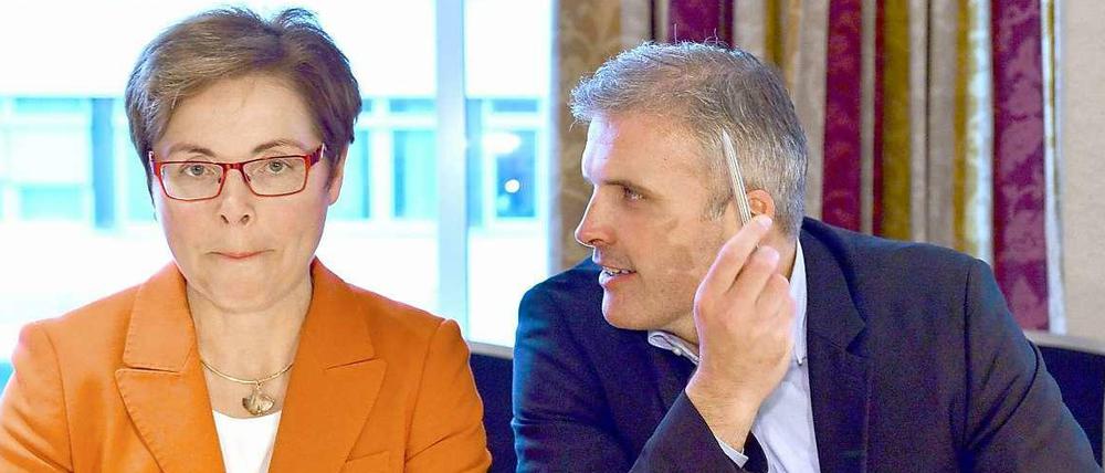 SPD-Spitzenkandidatin Heike Taubert mit dem designierten Parteichef Andreas Bausewein am Montagabend während einer Landesvorstandssitzung