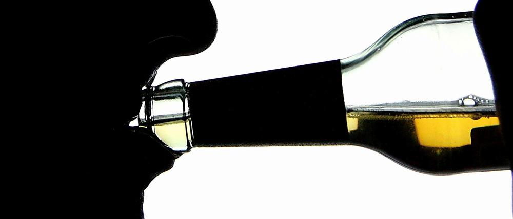 Die Flasche zu hoch angesetzt.