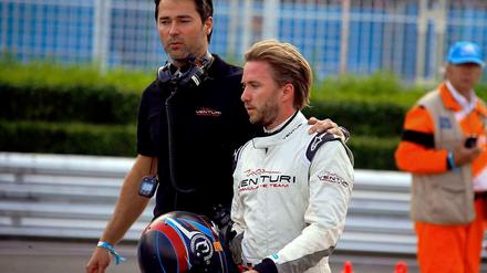 Formel-E-Fahrer Nick Heidfeld nach seinem Crash.