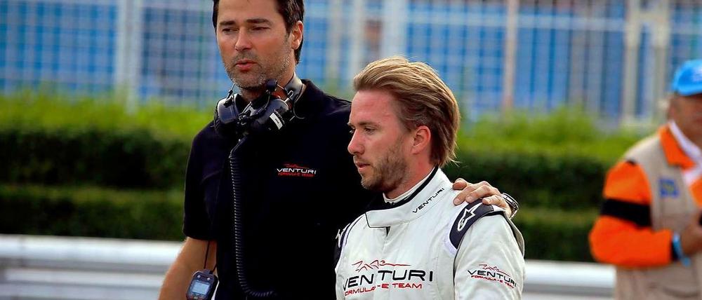 Formel-E-Fahrer Nick Heidfeld nach seinem Crash.