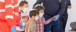 Gerettete Flüchtlinge bei der Ankunft in Italien.