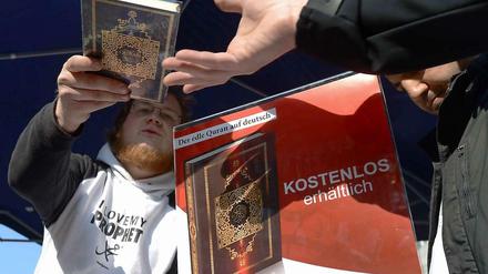 Salafisten wollen Jugendliche anlocken.