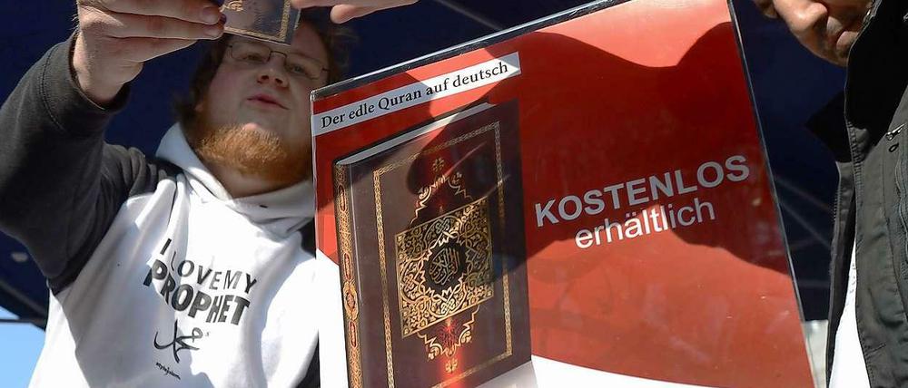 Salafisten wollen Jugendliche anlocken. 