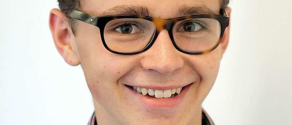 Simon Grothe ist 19 Jahre alt und in Wedding geboren. Seit seinem Abitur im letzten Jahr schreibt er für den Tagesspiegel. Er leitet die 40-köpfige Redaktion des "Schreiberlings", dem neuen Jugendblog des Tagesspiegels. 
