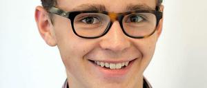 Simon Grothe ist 19 Jahre alt und in Wedding geboren. Seit seinem Abitur im letzten Jahr schreibt er für den Tagesspiegel. Er leitet die 40-köpfige Redaktion des "Schreiberlings", dem neuen Jugendblog des Tagesspiegels. 