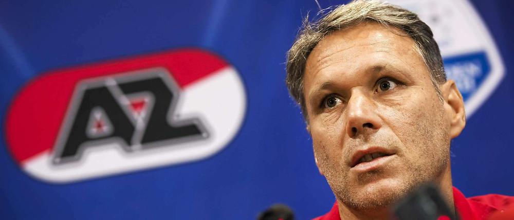 Marco van Basten ist nicht länger Trainer in Alkmaar.