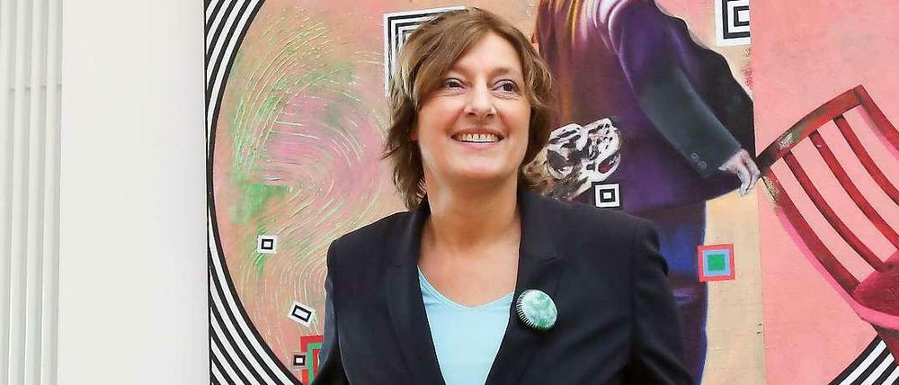 Britta Ernst (SPD) erhielt am Montagvormittag die Ernennungsurkunde zur Bildungsministerin von Schleswig-Holstein.