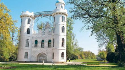 Ein Ort, der im alten Zauber steht. Das Schloss auf der Pfaueninsel, Schauplatz von Thomas Hettches Roman, der im frühen 19. Jahrhundert spielt. 