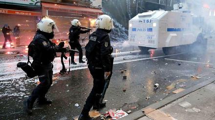 Die türkische Polizei ging auch nach den Ereignissen in Gezi-Park massiv gegen Proteste vor.