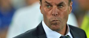 Verärgert über die deutliche 1:4-Packung seiner Mannschaft: VfL-Wolfsburg-Trainer Dieter Hecking.