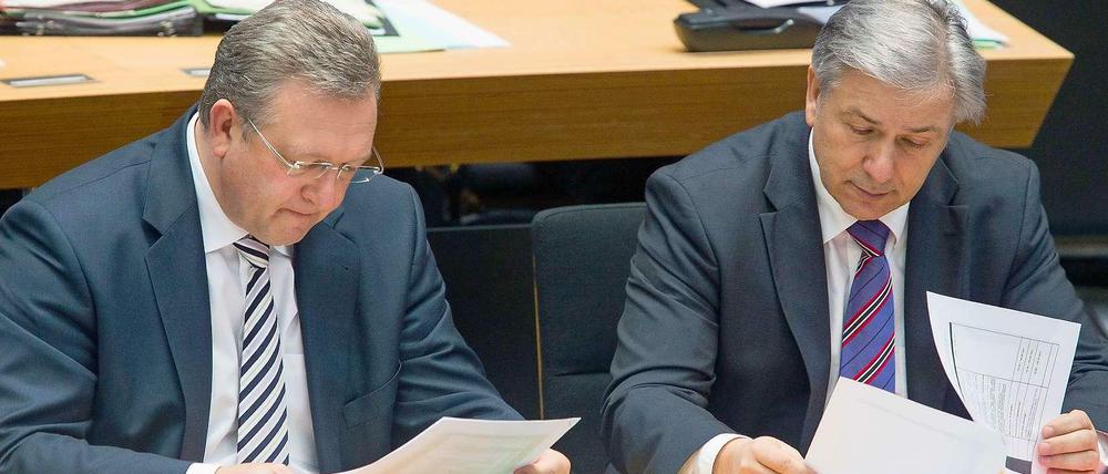 Noch regieren sie gemeinsam: Innensenator Frank Henkel (CDU) und Senatschef Klaus Wowereit (SPD).