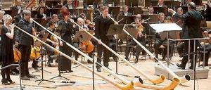Das Hornroh Modern Alphorn Quartet in der Berliner Philharmonie.