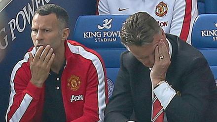 Neue Stars, altes Leid. Das Trainergespann Louis van Gaal (r.) und Ryan Giggs mag kaum noch hinschauen.