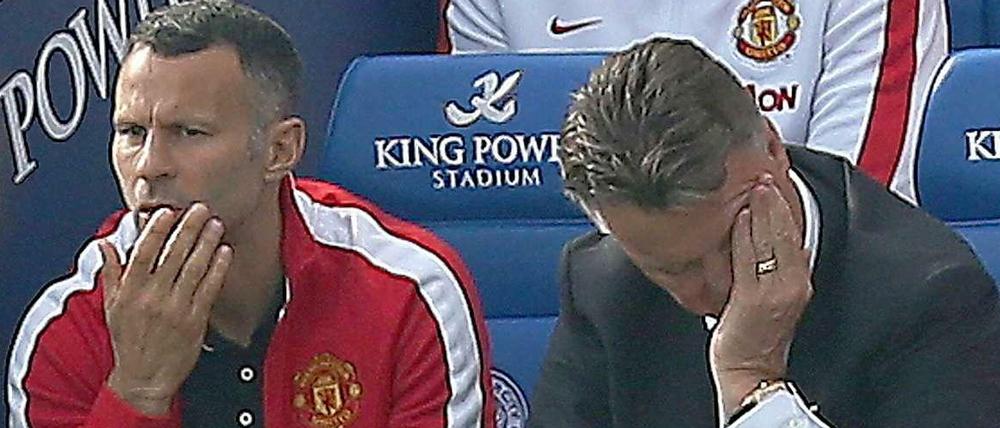 Neue Stars, altes Leid. Das Trainergespann Louis van Gaal (r.) und Ryan Giggs mag kaum noch hinschauen.