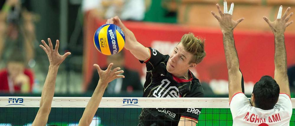 Schmetterschlag ins Halbfinale: Die deutschen Männer überzeugten in Polen mit einer starken Leistung gegen den Iran.