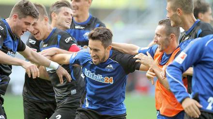 Aufsteiger ganz oben - zumindest vorerst. Der SC Paderborn übernimmt die Spitze in der Blitztabelle. 