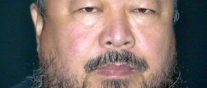 Ai Weiwei ist der bekannteste chinesische Gegenwartskünstler - seine Werke verkaufen sich für Unmengen, in den westlichen Kunstmetropolen wird er wie ein Superstar gefeiert, seine Ausstellungen sind Publikumsmagneten. 
