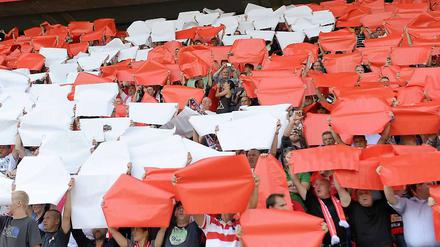 Immer bunt, Sonntag schwarz: Die Fans des 1. FC Union bekennen Farbe.