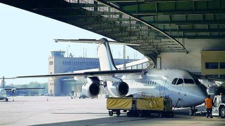 Na, wer erinnert sich? So sah's im Hangar des Tempelhofer Flughafengebäudes mal aus.