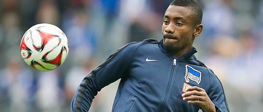 Herthas neuer Stürmer Salomon Kalou tut sich noch schwer, um Bindung zu seinen neuen Mitspielern zu bekommen.