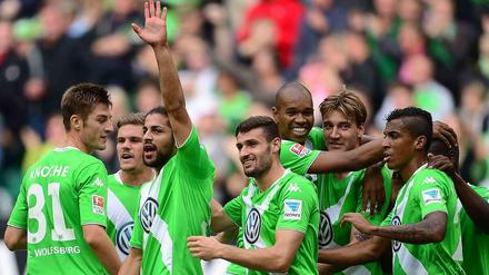 Matchwinner: Ricardo Rodriguez (3. v.l.) traf doppelt. 