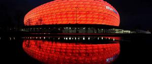 Lieber ein ganzes Turnier im eigenen Land als zwei Halbfinals und ein Endspiel in München, so das Motto des DFB.