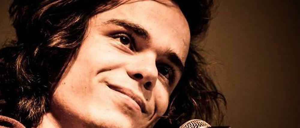 Der Gewinner der Berlin-Brandenburg-Meisterschaften im Poetry Slam Nick Pötter.