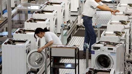Bosch macht es künftig allein, weil sich Siemens aus der Produktion von Waschmaschinen und allen möglichen anderen Hausgeräten zurückzieht. 