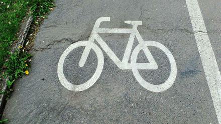 Oft ist es für Radfahrer auf dem Trottoir sicherer als auf der Straße.