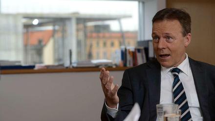 SPD-Fraktionschef Thomas Oppermann wünscht sich lebendigere Fragestunden im Bundestag.
