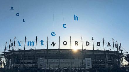 Hier könnte Ihr Name stehen. Bis 2001 hieß die Spielstätte des Hamburger SV noch Volksparkstadion, dann nach einem Umbau AOL-Arena, ab 2007 HSV Nordbank Arena und seit vier Jahren Imtech Arena.