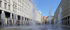 Wasserspiele am Walter-Benjamin-Platz. In diesem Ku'damm-nahen Kiez ist unsere Autorin aufgewachsen.