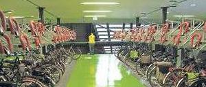 Im grünen Bereich. So sieht es im schon fertigen Teil des Fahrradparkhauses von Utrecht aus.